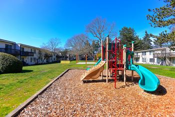 the playground at the preserve at polk apartments